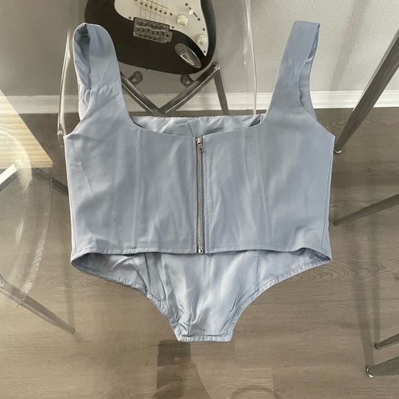 Fashion Nova Sky Blue Satin Crop Top - Picture 2 of 3